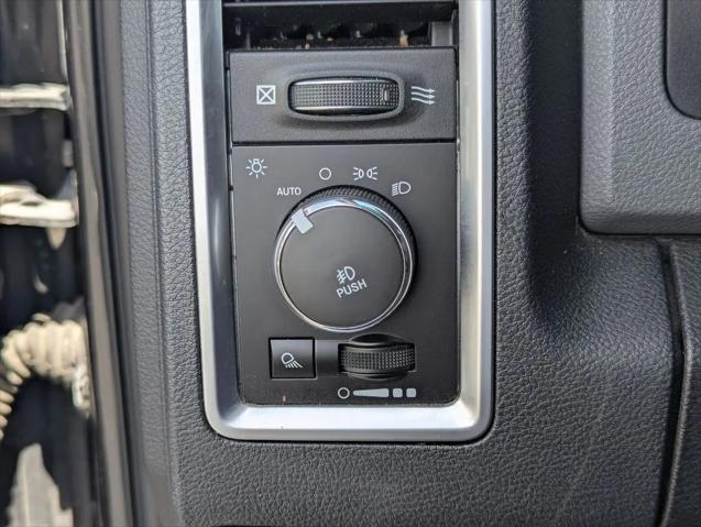 2017 Ram 1500 Big Horn Crew Cab 4x4 6'4" Box