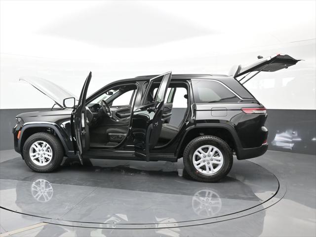 2024 Jeep Grand Cherokee GRAND CHEROKEE LAREDO 4X2