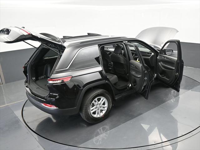 2024 Jeep Grand Cherokee GRAND CHEROKEE LAREDO 4X2