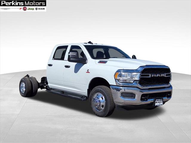 2024 RAM Ram 3500 Chassis Cab RAM 3500 TRADESMAN CREW CAB CHASSIS 4X4 60 CA
