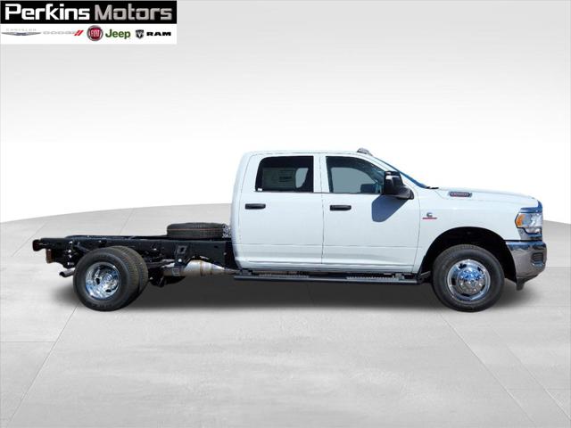 2024 RAM Ram 3500 Chassis Cab RAM 3500 TRADESMAN CREW CAB CHASSIS 4X4 60 CA