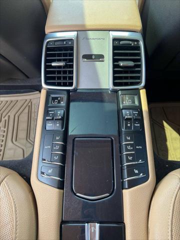 2015 Porsche Panamera 2