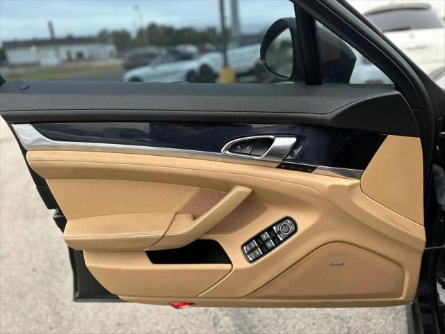 2015 Porsche Panamera 2