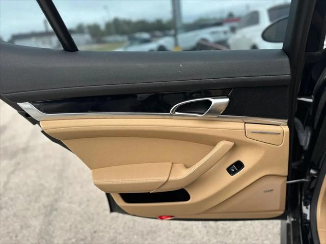 2015 Porsche Panamera 2