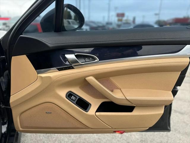 2015 Porsche Panamera 2
