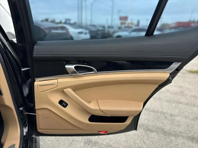 2015 Porsche Panamera 2