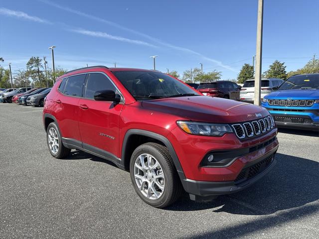 2024 Jeep Compass COMPASS LATITUDE LUX 4X4