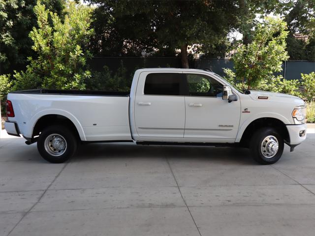 2024 RAM Ram 3500 RAM 3500 LIMITED CREW CAB 4X4 8 BOX