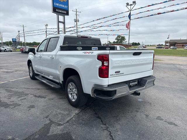 2022 Chevrolet Silverado 1500 4WD Crew Cab Standard Bed LT