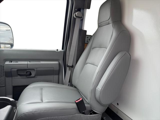 2025 Ford E-350 Cutaway Base