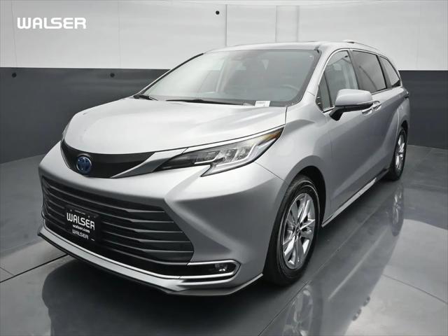 2024 Toyota Sienna Limited for sale in Bloomington, MN