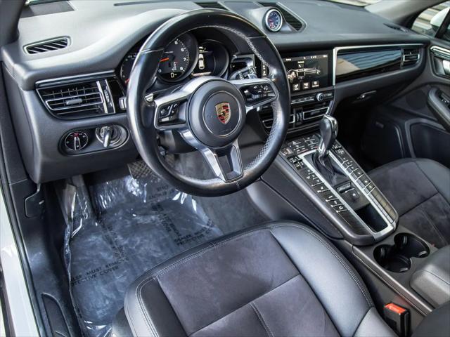 2021 Porsche Macan Standard