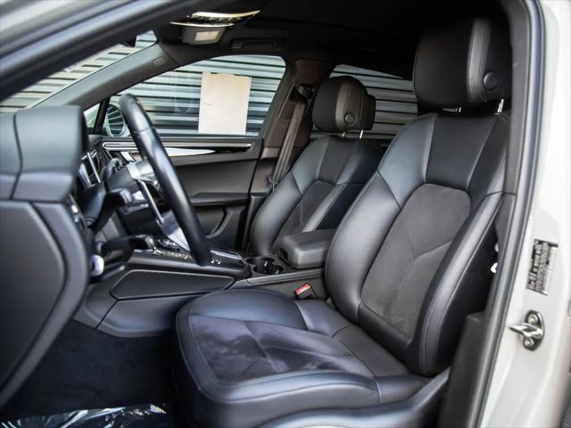 2021 Porsche Macan Standard