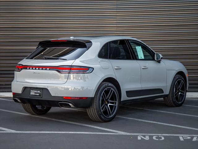2021 Porsche Macan Standard