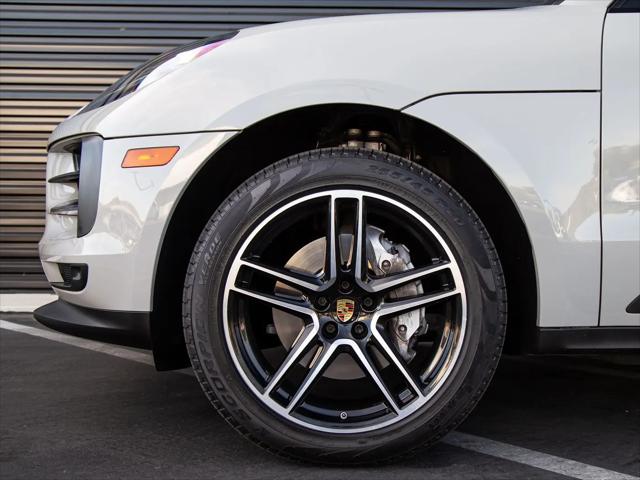 2021 Porsche Macan Standard