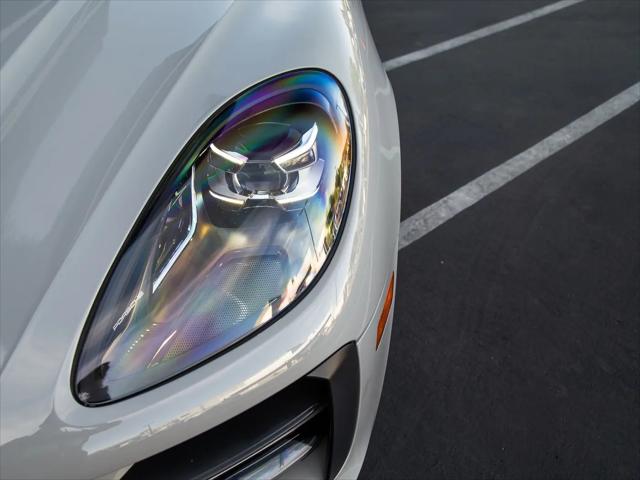 2021 Porsche Macan Standard