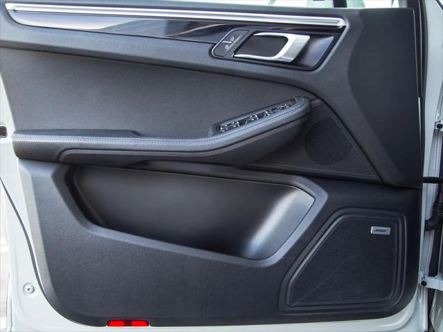 2021 Porsche Macan Standard