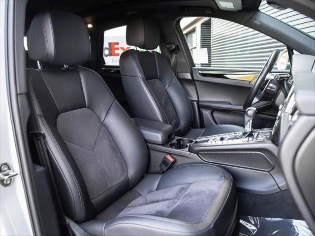 2021 Porsche Macan Standard