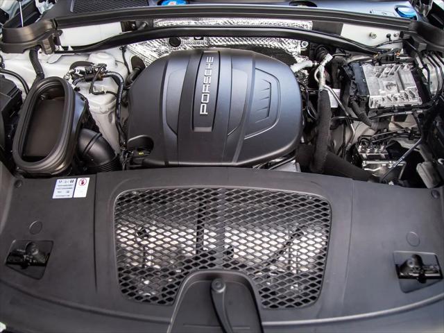 2021 Porsche Macan Standard