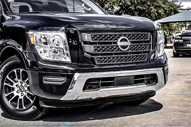 2023 Nissan TITAN Crew Cab SV 4x2