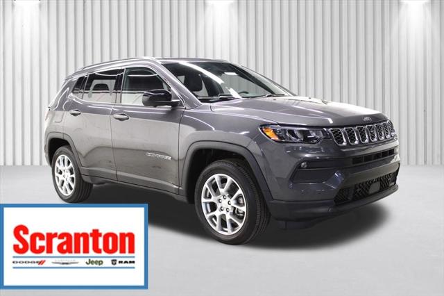 2024 Jeep Compass COMPASS LATITUDE LUX 4X4