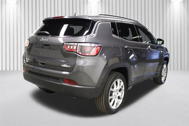 2024 Jeep Compass COMPASS LATITUDE LUX 4X4