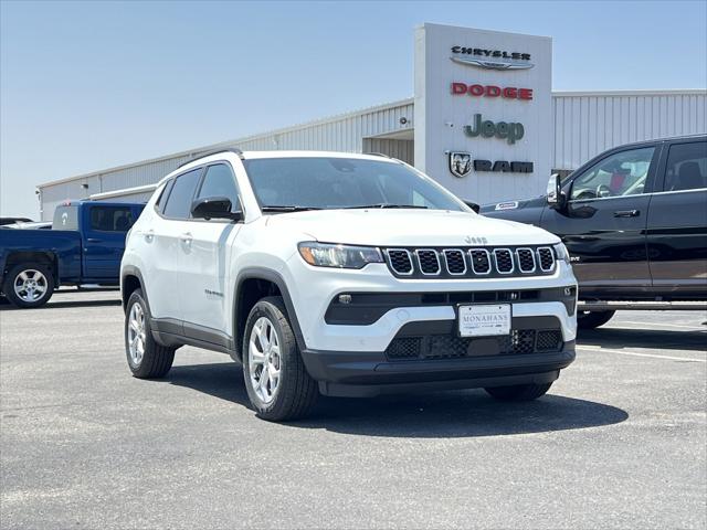 2024 Jeep Compass COMPASS LATITUDE 4X4