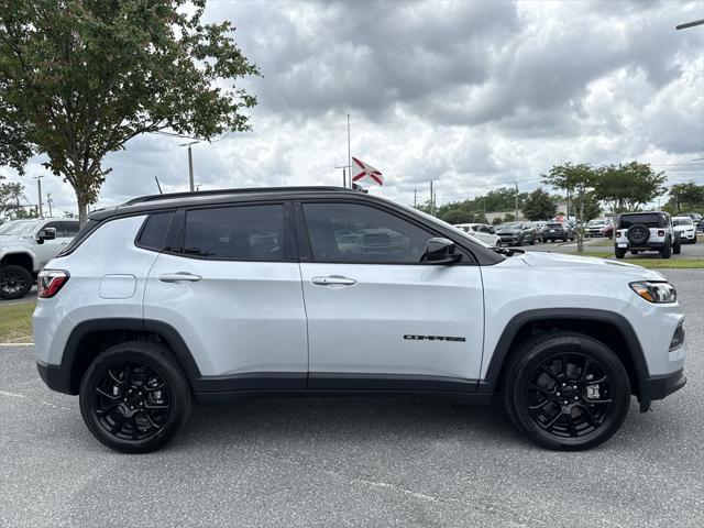 2024 Jeep Compass COMPASS LATITUDE 4X4