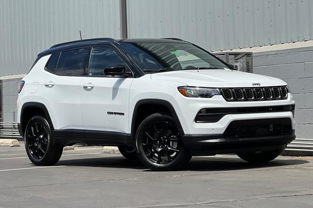 2024 Jeep Compass COMPASS LATITUDE 4X4