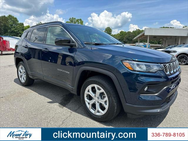 2024 Jeep Compass COMPASS LATITUDE 4X4