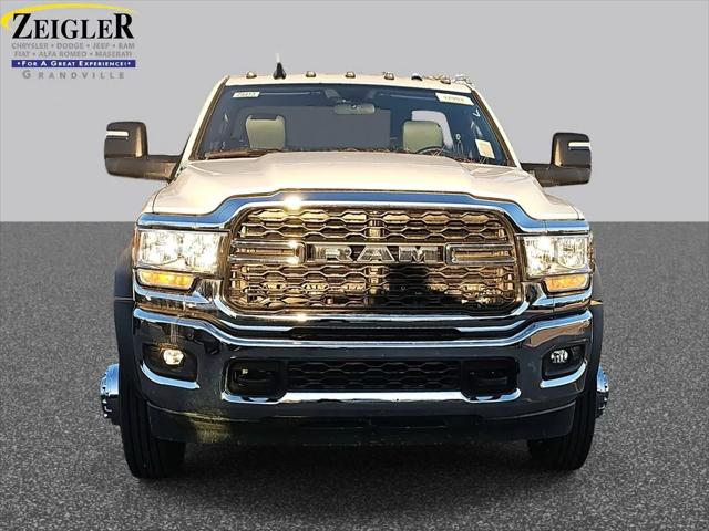 2024 RAM Ram 5500 Chassis Cab RAM 5500 TRADESMAN CHASSIS REGULAR CAB 4X4 84 CA 2024 RAM Ram 5500 Chassis Cab RAM 5500 TRADESMAN CHASSIS REGULAR CAB 4X4 84 CA