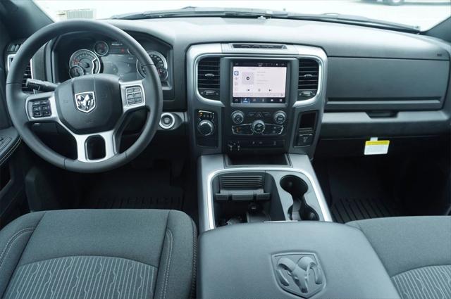 2024 RAM Ram 1500 Classic RAM 1500 CLASSIC WARLOCK QUAD CAB 4X2 64 BOX