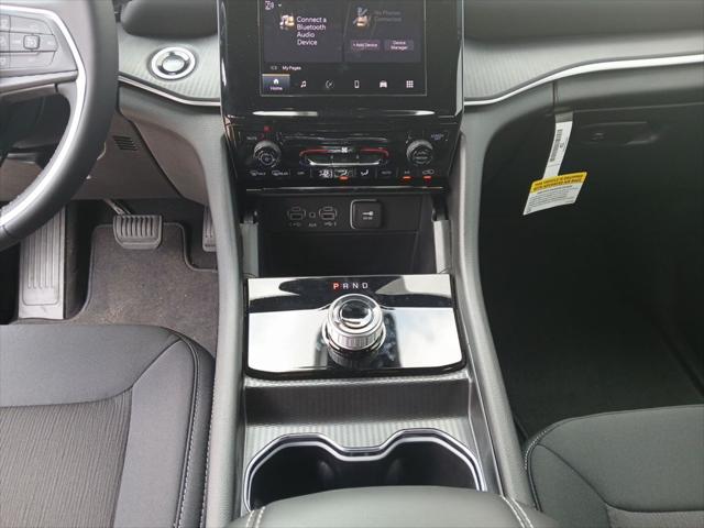 2024 Jeep Grand Cherokee Laredo X 4x4