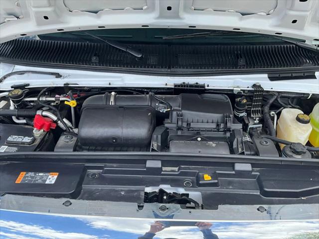 2023 Ford E-450 Cutaway Cutaway Van 2D