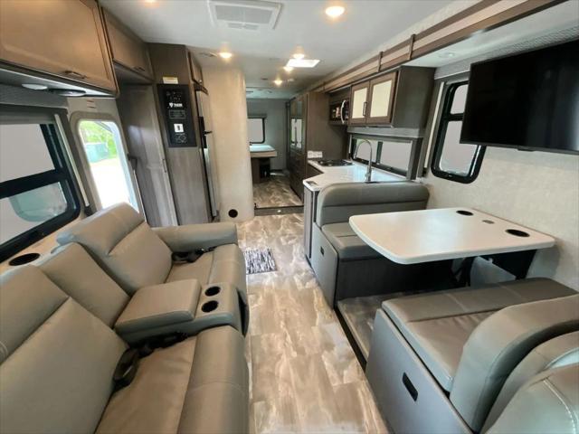 2023 Ford E-450 Cutaway Cutaway Van 2D