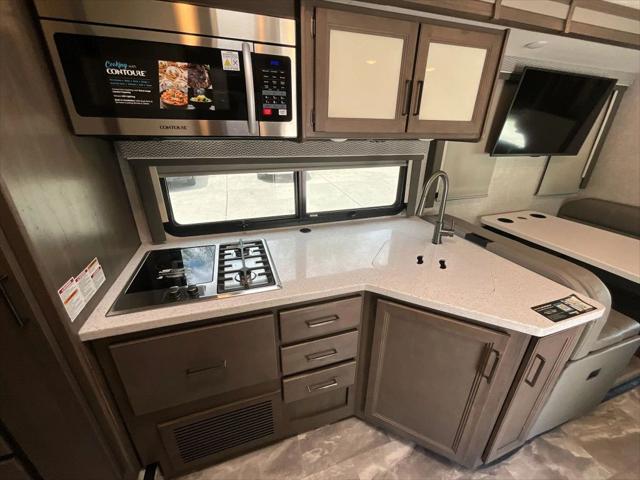 2023 Ford E-450 Cutaway Cutaway Van 2D