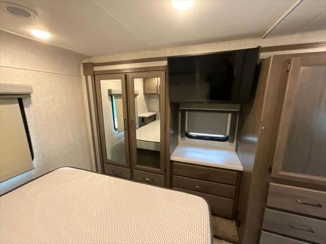 2023 Ford E-450 Cutaway Cutaway Van 2D