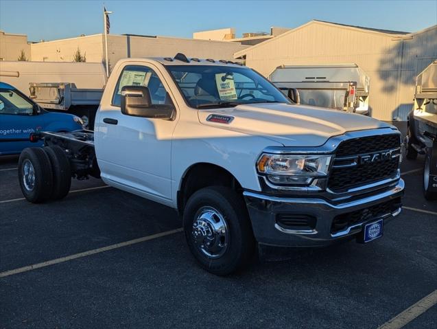 2024 RAM Ram 3500 Chassis Cab RAM 3500 TRADESMAN CHASSIS REGULAR CAB 4X4 60 CA