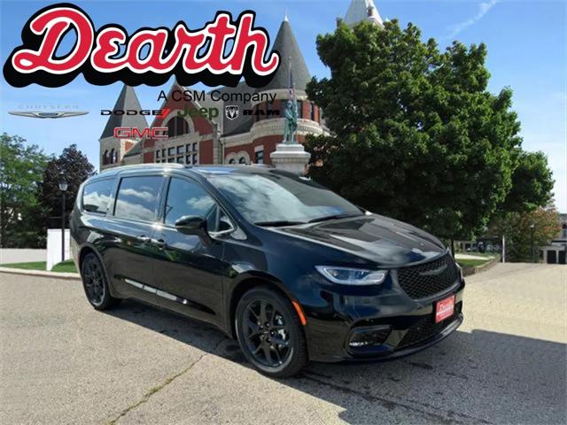 2024 Chrysler Pacifica PACIFICA TOURING L
