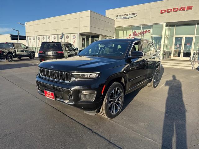 2022 Jeep Grand Cherokee Overland 4x2 2022 Jeep Grand Cherokee Overland 4x2