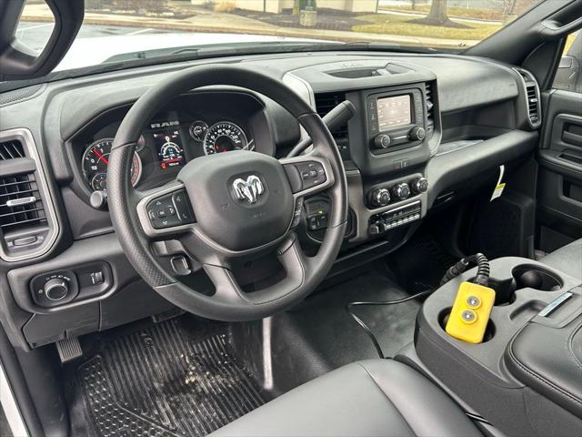 2024 RAM Ram 5500 Chassis Cab RAM 5500 TRADESMAN CHASSIS REGULAR CAB 4X4 84 CA