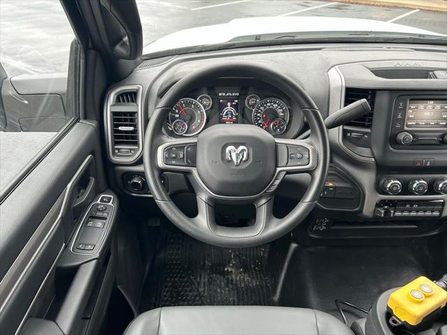 2024 RAM Ram 5500 Chassis Cab RAM 5500 TRADESMAN CHASSIS REGULAR CAB 4X4 84 CA