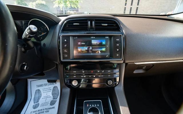 2017 Jaguar F-PACE 35t Prestige