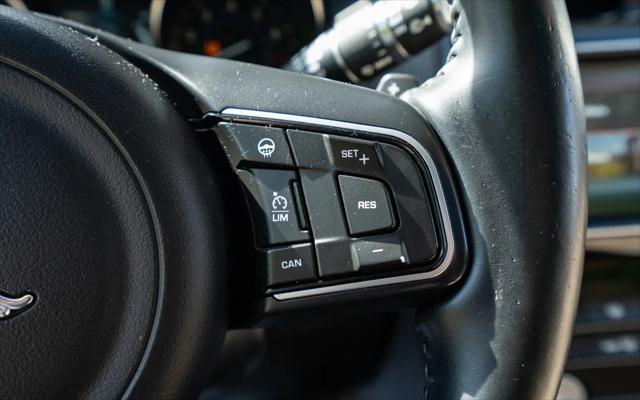2017 Jaguar F-PACE 35t Prestige