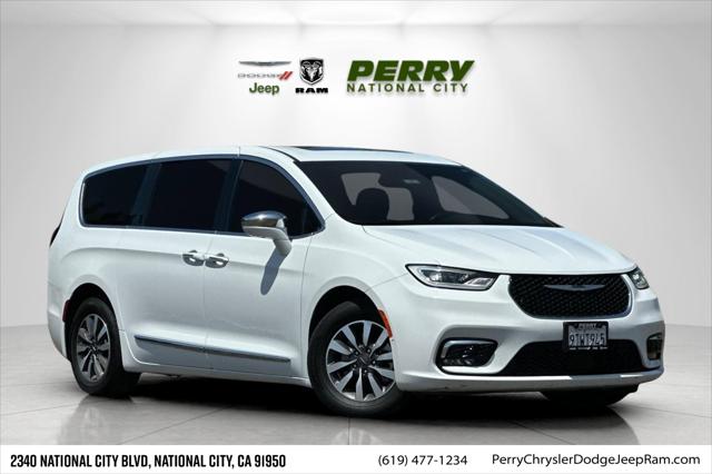 2022 Chrysler Pacifica Hybrid Limited