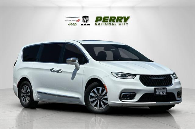 2022 Chrysler Pacifica Hybrid Limited