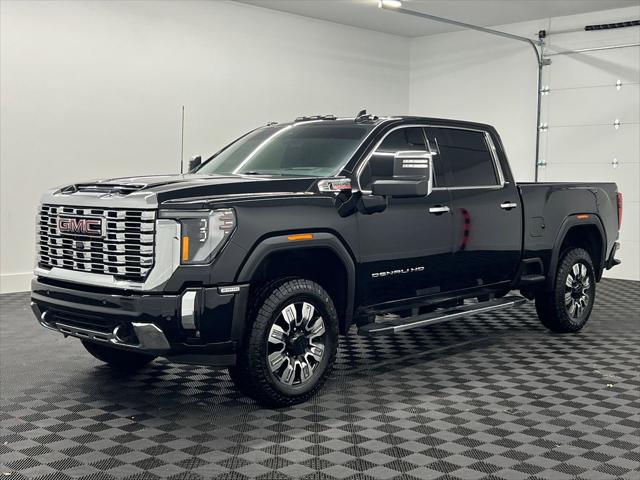 2024 GMC Sierra 3500HD 4WD Crew Cab Standard Bed Denali
