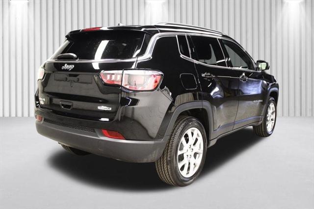 2024 Jeep Compass COMPASS LATITUDE LUX 4X4