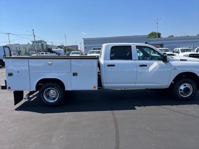 2024 RAM Ram 3500 Chassis Cab RAM 3500 TRADESMAN CREW CAB CHASSIS 4X4 60 CA