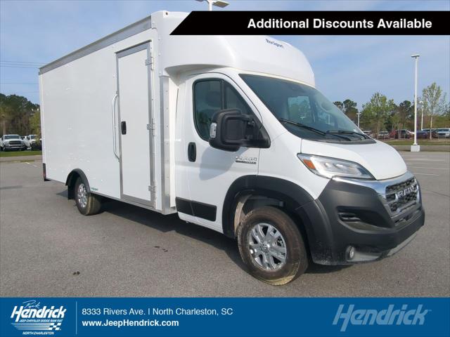 2024 RAM Ram ProMaster RAM PROMASTER 3500 SLT CUTAWAY 159 WB EXT / 104 CA